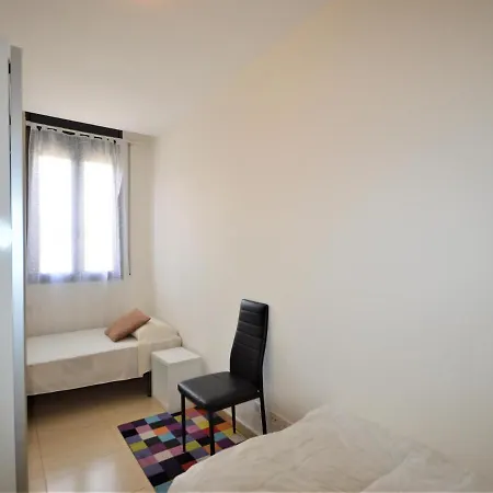 アパート En Sant Pere Pescador: 3 Habitaciones, A/a, Jardin Y Piscina Comunitarios - Es-89-122 *