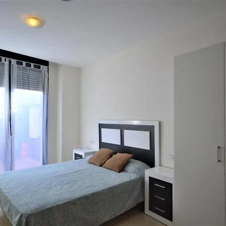 En Sant Pere Pescador: 3 Habitaciones, A/a, Jardin Y Piscina Comunitarios - Es-89-122 アパート